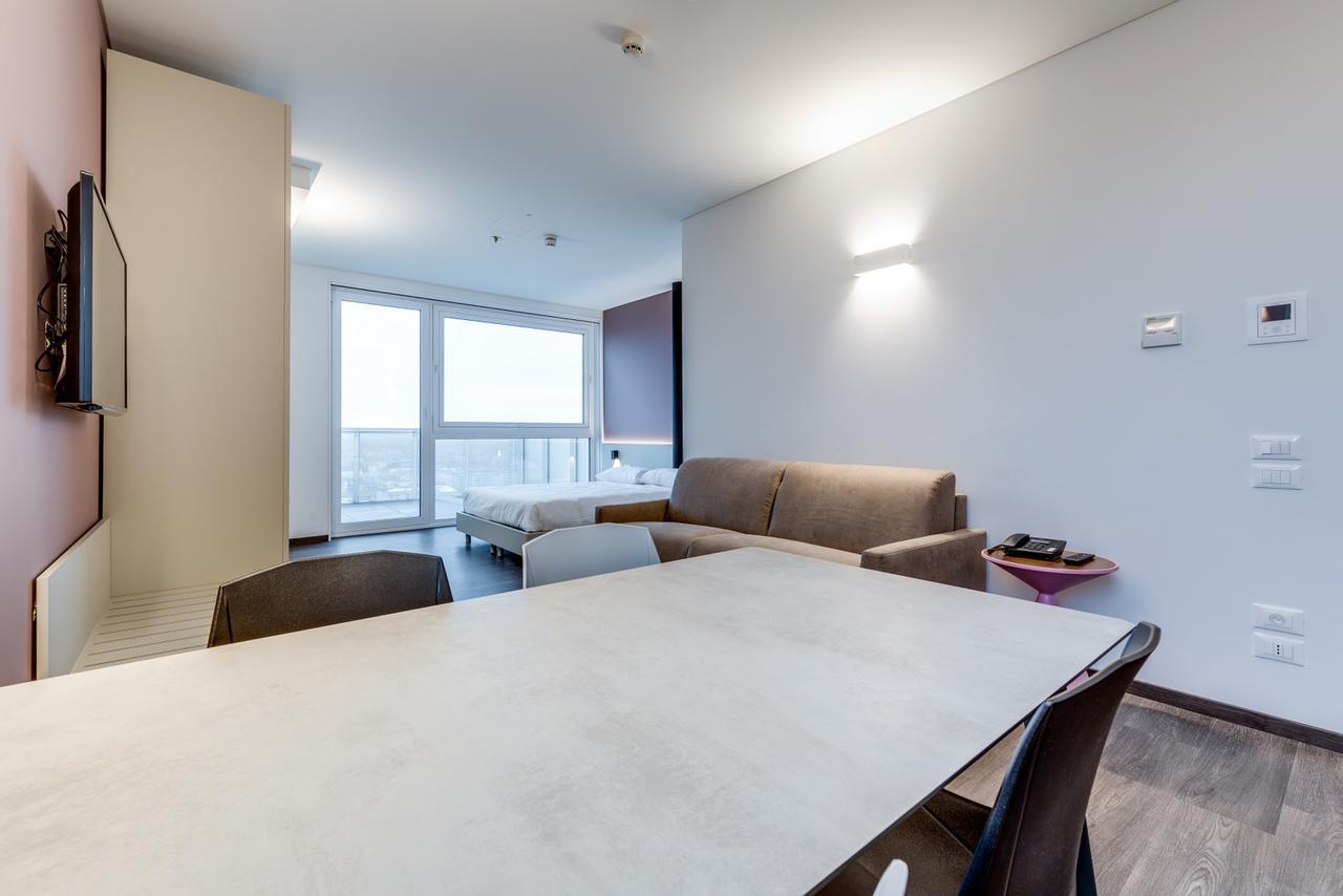 Sky Tower Suite Mestre Exterior photo