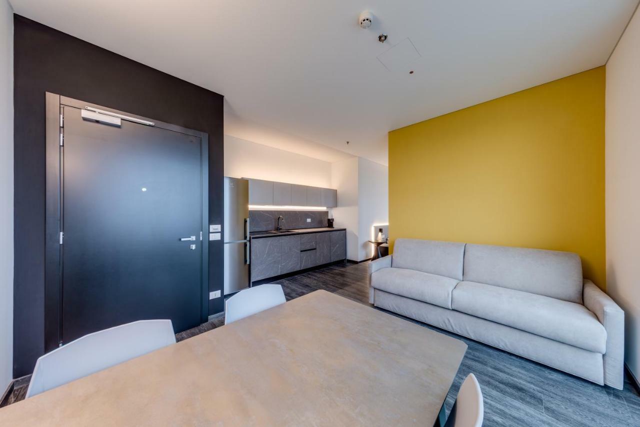 Sky Tower Suite Mestre Exterior photo